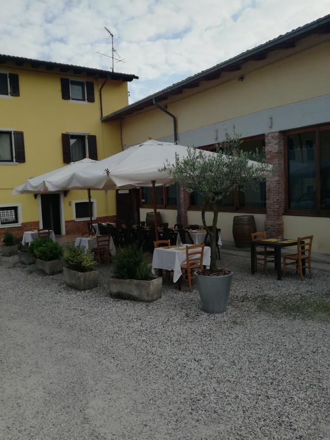 Agriturismo Licensi Del Bresa Villa Monzambano Eksteriør bilde